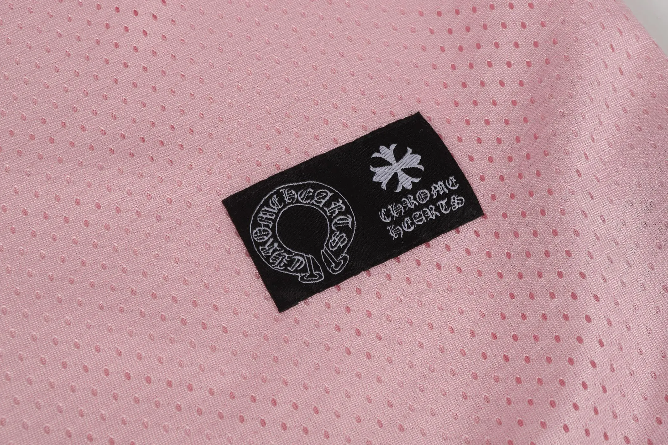 P160 Chrome Hearts CH Chrome Hearts popular Sanskrit printed mesh double-layer ice hockey jersey sports suit. Uses direct injection imported machine printing. Hardware accessories are all ground and customized. Correct configuration. Black 2025 Chrome Hearts authentic packaging. 300 grams of custom-made dyed mesh. Large version. Loose and stylish. Different from lower versions. Slim and long version with upper body and hip stretch. 100% commitment: top quality. Not fast food. The highest version on the market. Top quality - different from ordinary versions on the market. If you care about quality, you should also respect the price. Absolutely 0 after-sales service and 0 return rate so far. It’s hard not to love the style - 300g mesh custom-dyed fabric - Correct high-density main mark, washed tag, hand-sewn